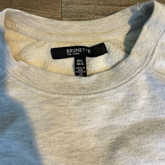 Brunette sweatshirt - Picture 2 of 2